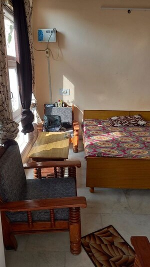 Bedroom in 2 BHK Builder Floor at Sector 63 – for Rent