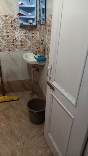 Master Bedroom in 2 BHK Builder Floor at Sector 63 – for Rent