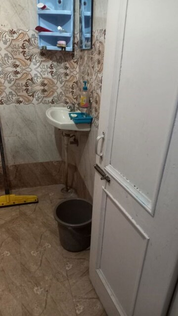 Master Bedroom in 2 BHK Builder Floor at Sector 63 – for Rent