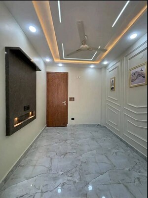 Room in 2.5 BHK Builder Floor at Uttam Nagar – for Sale