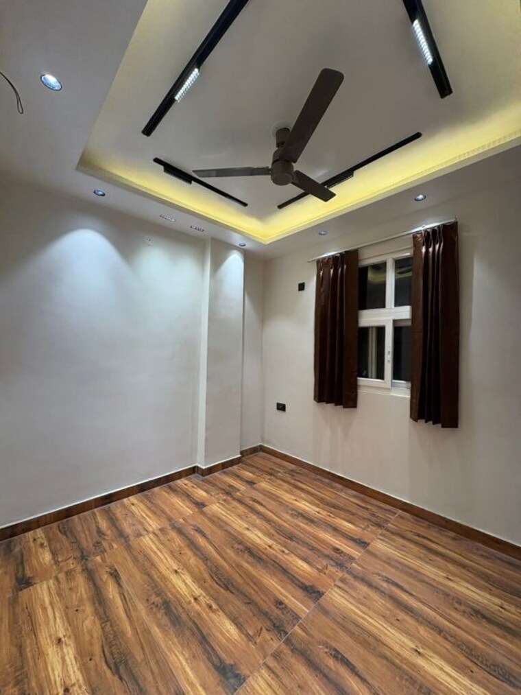 Room, uttam nagar 2.5 Bedroom 459 Sq.Ft. Builder Floor In Uttam Nagar Delhi 9971662