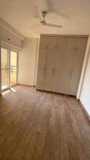 Room in 3 BHK Apartment at Purvanchal Royal City, Chi V Greater Noida – for Sale