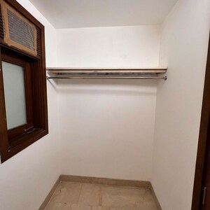 Room in 4 BHK Builder Floor at Green Park – for Rent