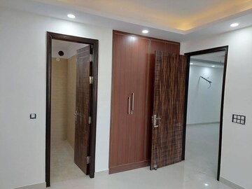 Room in 3.5 BHK Builder Floor at Ansal API Esencia, Sector 67 – for Rent