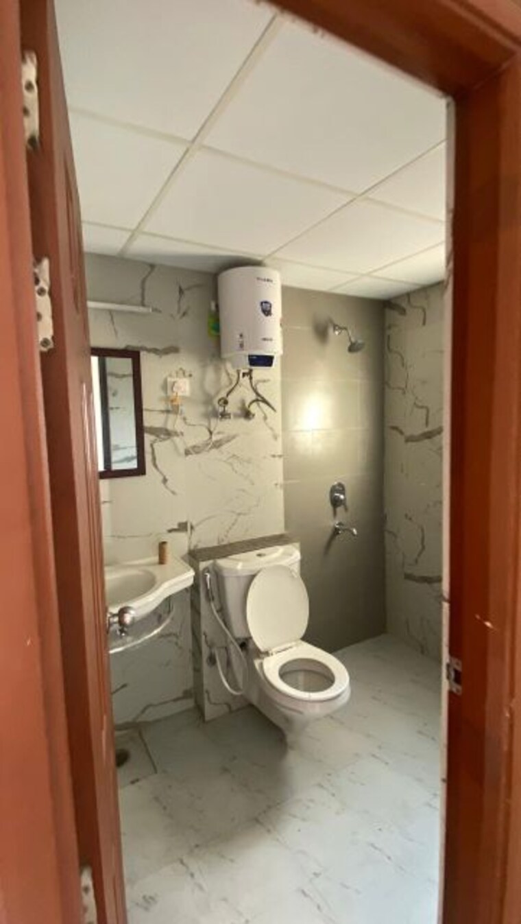 Master Bedroom, purvanchal-royal-city 3 Bedroom 1725 Sq.Ft. Apartment In Chi V Greater Noida Greater Noida 9971698