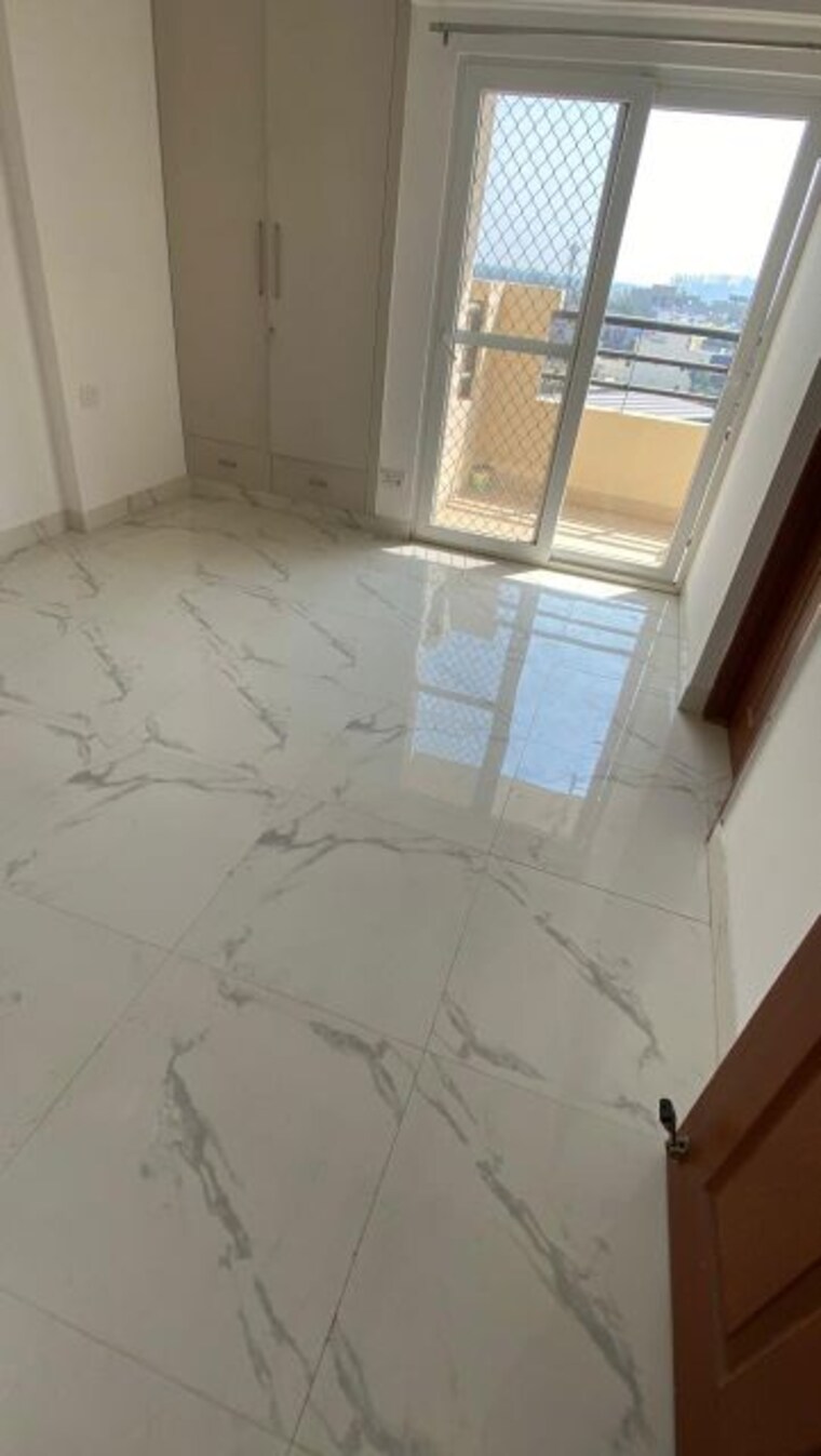Bathroom, purvanchal-royal-city 3 Bedroom 1725 Sq.Ft. Apartment In Chi V Greater Noida Greater Noida 9971698