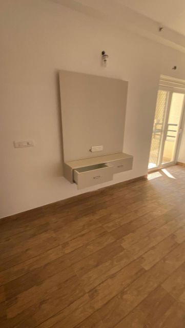 3 BHK Apartment For Rent in Purvanchal Royal City