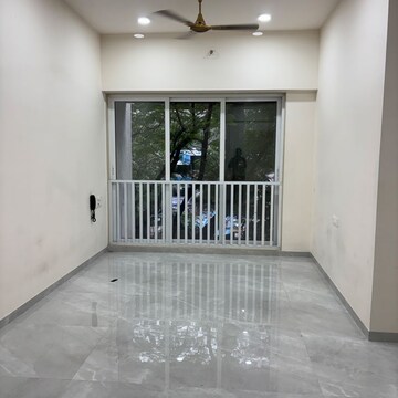 Room in 3 BHK Apartment at Mulund West – for Rent