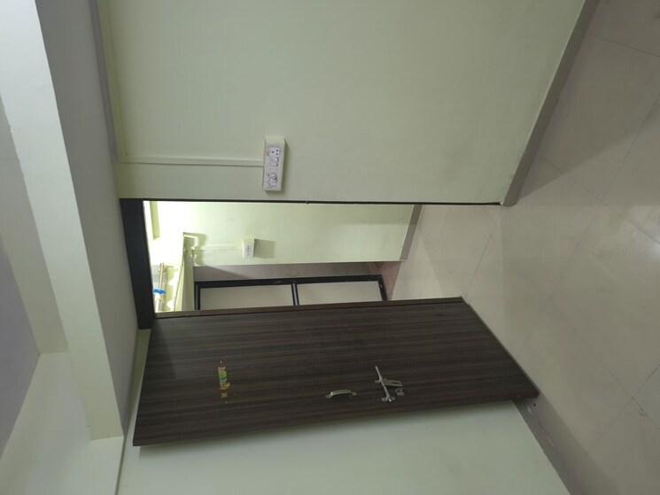 Room, sion east 1 Bedroom 300 Sq.Ft. Apartment In Sion East Mumbai 9971717