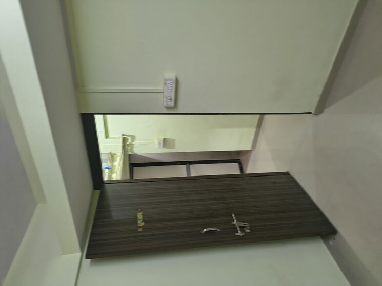 Room, sion east 1 Bedroom 300 Sq.Ft. Apartment In Sion East Mumbai 9971717