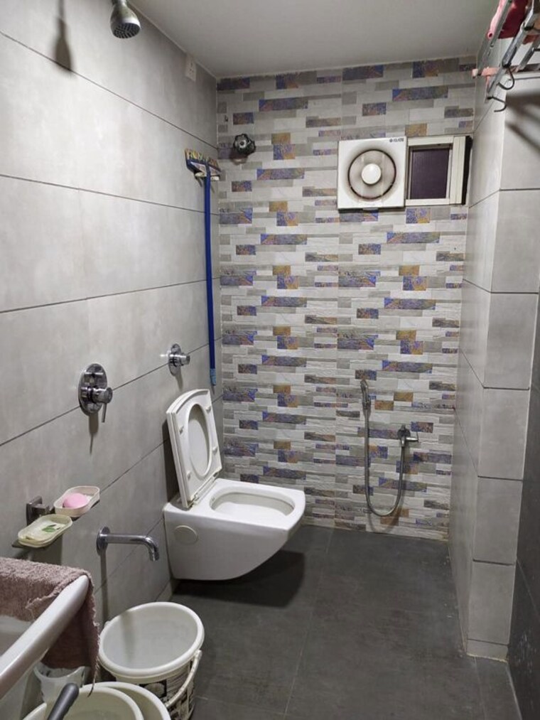 Bathroom, sambhav-stavan-avisha 3 Bedroom 2000 Sq.Ft. Apartment In Jodhpur Ahmedabad 9971707