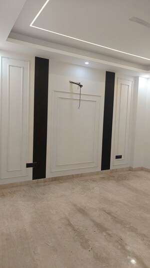 Room in 2 BHK Builder Floor at West Patel Nagar – for Sale