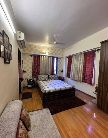 Bedroom in 2 BHK Apartment at Bandra West – for Rent