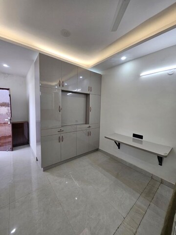 Room in 1 RK Builder Floor at Saket – for Rent