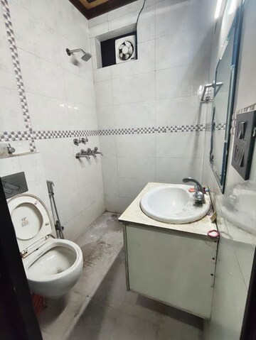 Bathroom in 3 BHK Builder Floor at Saurabh Niwas, Sector 40 – for Rent