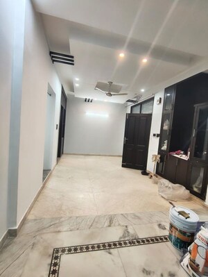 Bedroom in 3 BHK Builder Floor at Saurabh Niwas, Sector 40 – for Rent