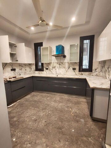 Kitchen in 3 BHK Builder Floor at Saurabh Niwas, Sector 40 – for Rent