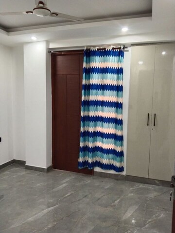 Room in 1 BHK Builder Floor at Saket – for Rent