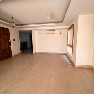 Room in 3 BHK Apartment at Green Park Extension – for Rent