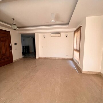 Room in 3 BHK Apartment at Green Park Extension – for Rent