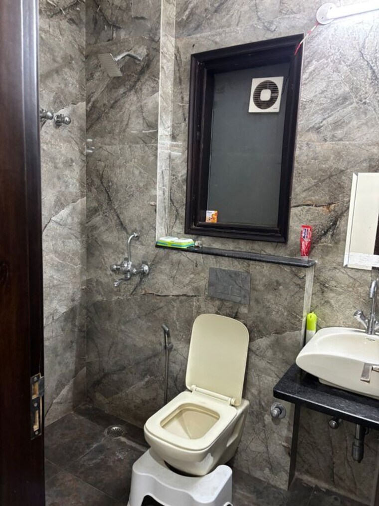 Bathroom, uday-arden-45 3 Bedroom 2100 Sq.Ft. Builder Floor In Sector 45 Gurgaon 9971817
