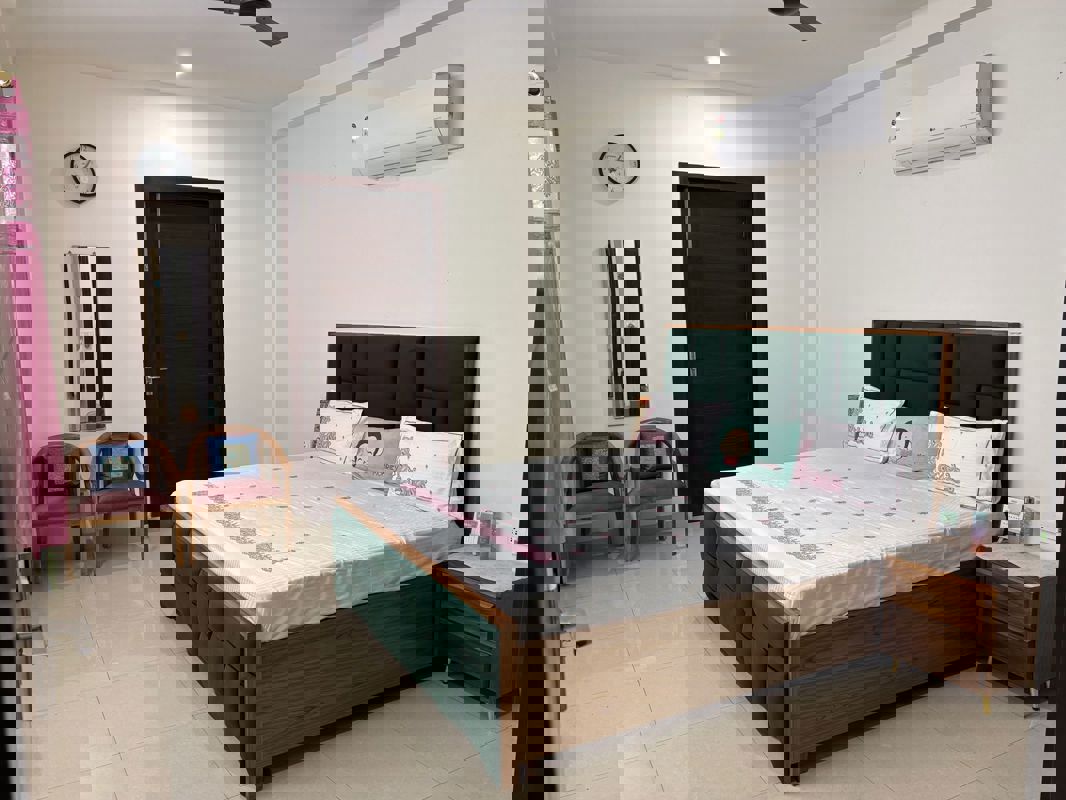 3 BHK 2150 Sq.Ft. Builder Floor in Huda Staff Colony