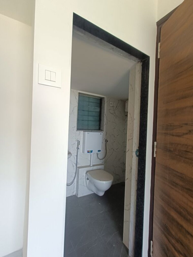 Bathroom, shree-ostwal-horizon 2 Bedroom 700 Sq.Ft. Apartment In Mira Road Thane 9643253