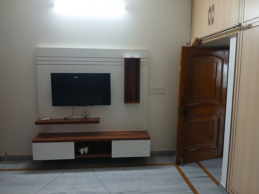 2 BHK + Pooja Room Builder Floor For Rent in Sector 9
