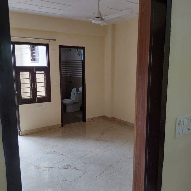 Room, sector 57 2 Bedroom 1000 Sq.Ft. Builder Floor In Sector 57 Gurgaon 9971850