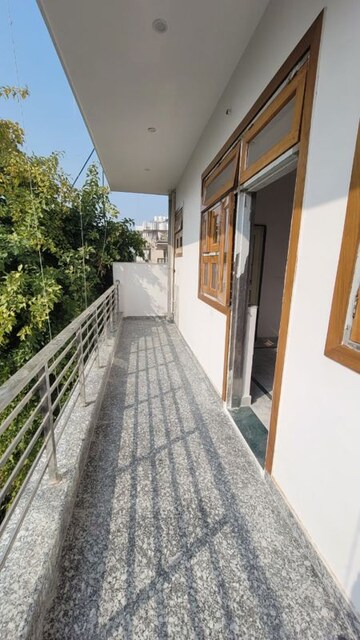 Balcony in 3 BHK Builder Floor at Huda Staff Colony, Sector 46 – for Rent
