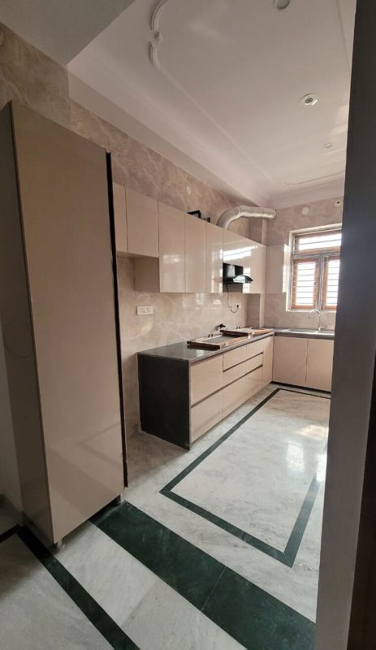 Kitchen, huda-staff-colony 3 Bedroom 2060 Sq.Ft. Builder Floor In Sector 46 Gurgaon 9971860