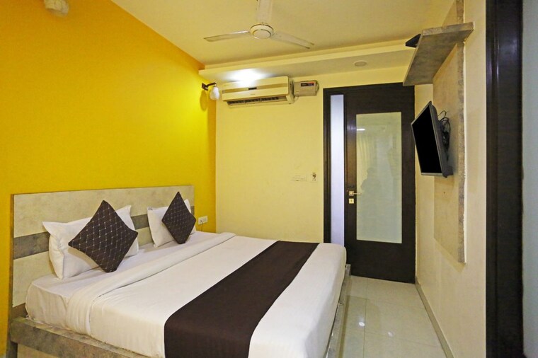 Master Bedroom, sector 104 3 Bedroom 1560 Sq.Ft. Builder Floor In Sector 104 Noida 9971867