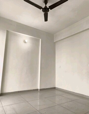 Room in 2 BHK Apartment at Wave Dream Homes, Wave City – for Rent