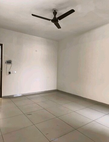 Room in 2 BHK Apartment at Wave Dream Homes, Wave City – for Rent