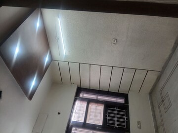 Room in 3 BHK Builder Floor at Sector 9 – for Rent