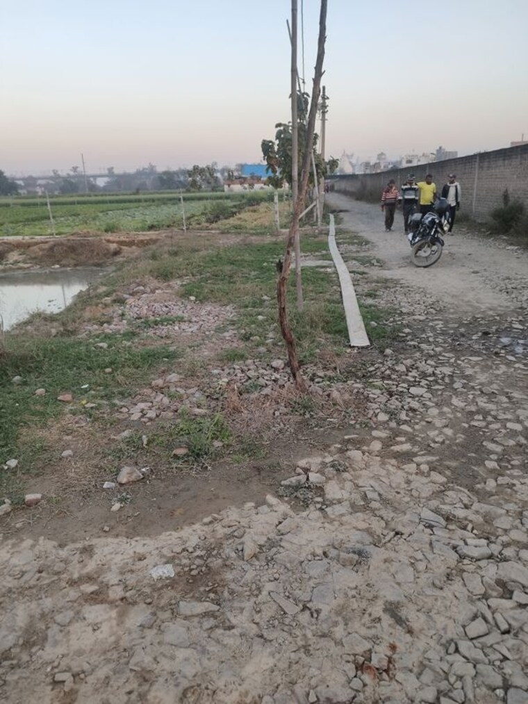 undefined, morta Commercial Industrial Plot 200 Sq.Yd. In Morta Ghaziabad 9971902