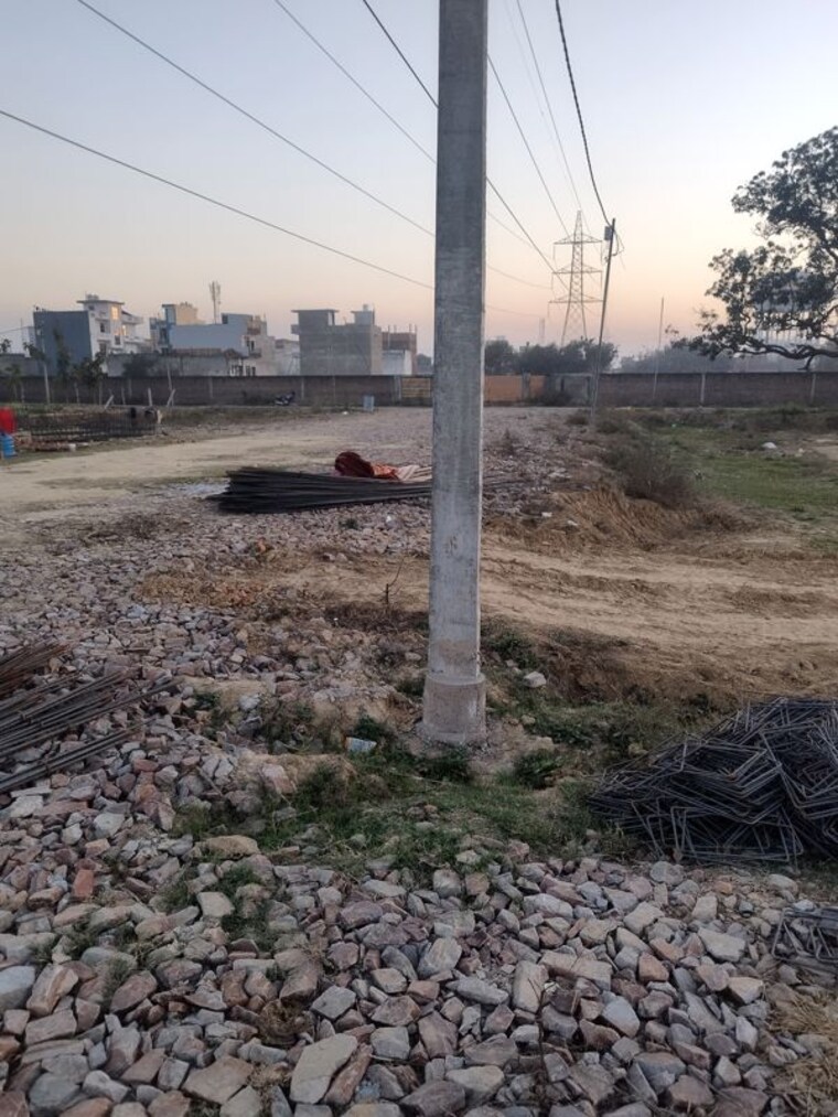 undefined, morta Commercial Industrial Plot 200 Sq.Yd. In Morta Ghaziabad 9971902