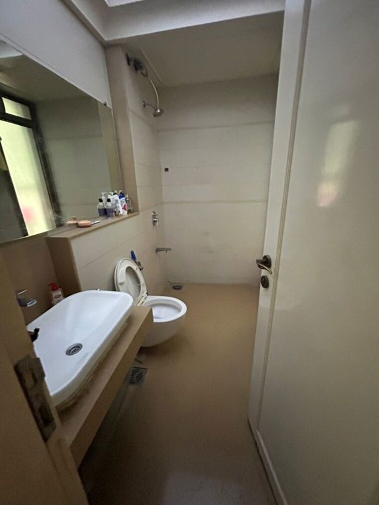 Bathroom, kalpataru-regalia 3 Bedroom 1957 Sq.Ft. Apartment In Goregaon West Mumbai 9971922