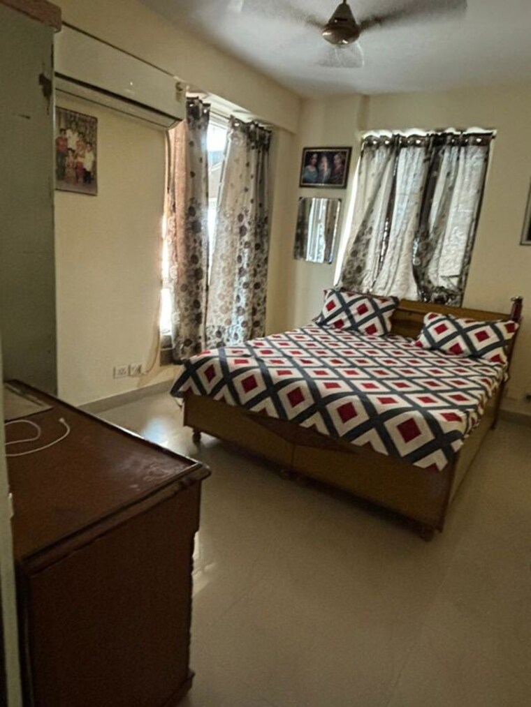 Bedroom, mahagun-mezzaria 3 Bedroom 2500 Sq.Ft. Apartment In Sector 78 Noida 9971926