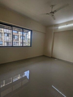 Room in 2 BHK Apartment at Motilal Nagar – for Rent