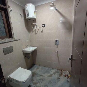 Bathroom in 1 BHK Builder Floor at Saket – for Rent