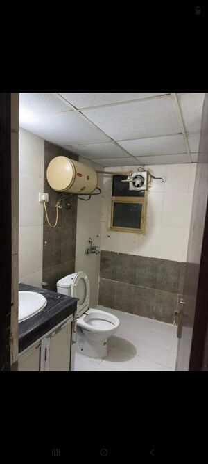 Master Bedroom in 2.5 BHK Apartment at Express Zenith, Sector 77 – for Rent