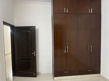 Room in 2 BHK Builder Floor at Sector 47 – for Rent