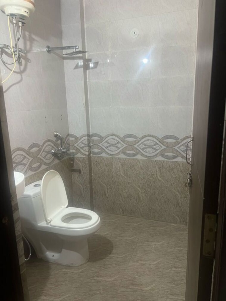 Bathroom, sector 47 2 Bedroom 1450 Sq.Ft. Builder Floor In Sector 47 Gurgaon 9971969