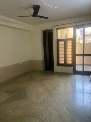 Room in 2 BHK Builder Floor at Sector 47 – for Rent