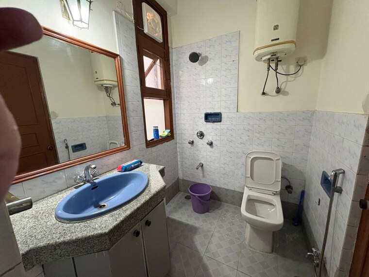 Bathroom, kohli-one-malibu-town 2 Bedroom 1600 Sq.Ft. Builder Floor In Sector 47 Gurgaon 9971981