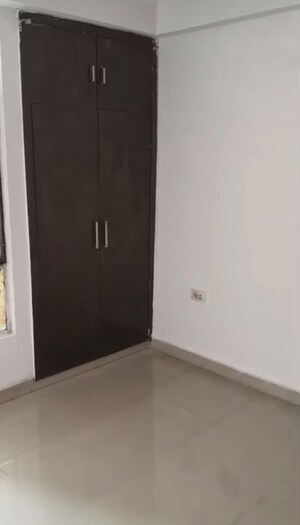 Room in 2 BHK Apartment at SCC Heights, Raj Nagar Extension – for Rent