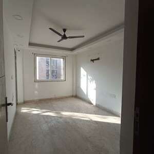 Room in 3 BHK Builder Floor at Kalkaji – for Rent