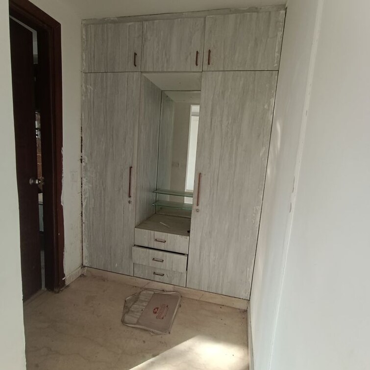Room, kalkaji 3 Bedroom 1800 Sq.Ft. Builder Floor In Kalkaji Delhi 9972017