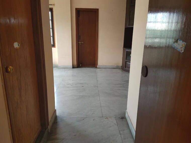Room, banjara hills 3 Bedroom 2000 Sq.Ft. Apartment In Banjara Hills Hyderabad 9972034